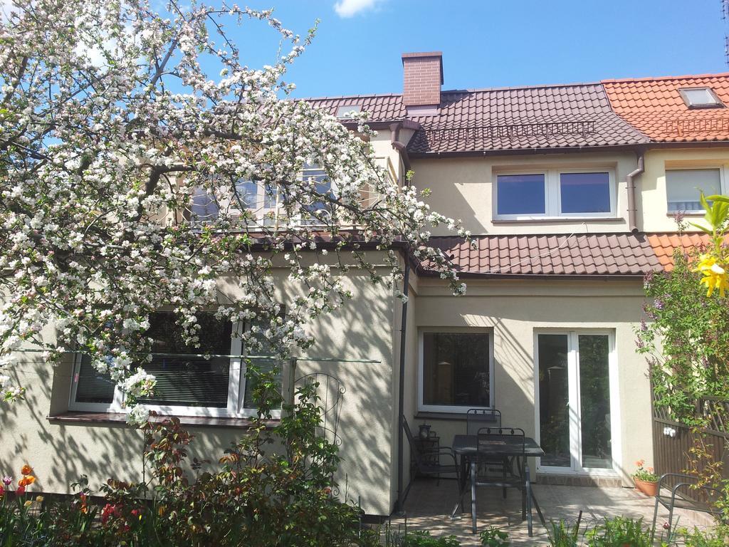 Cozy Apartment With Garden Gdansk Exterior photo
